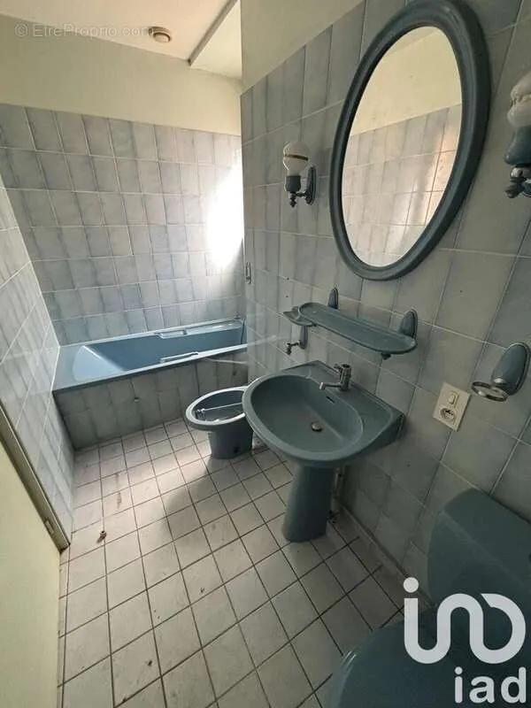 Vannitoad - Duplex Apartments with Parking in Deols
