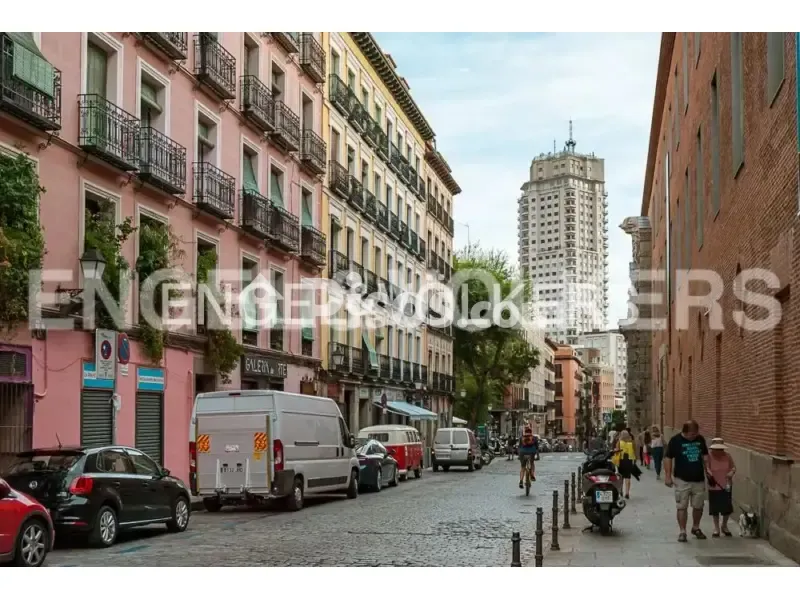 Extérieur - Modern Apartment with Balcony in Malasaña