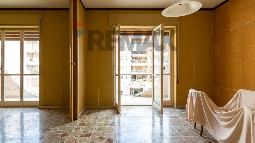 Pièces - Apartment with Balcony in Siracusa Centre