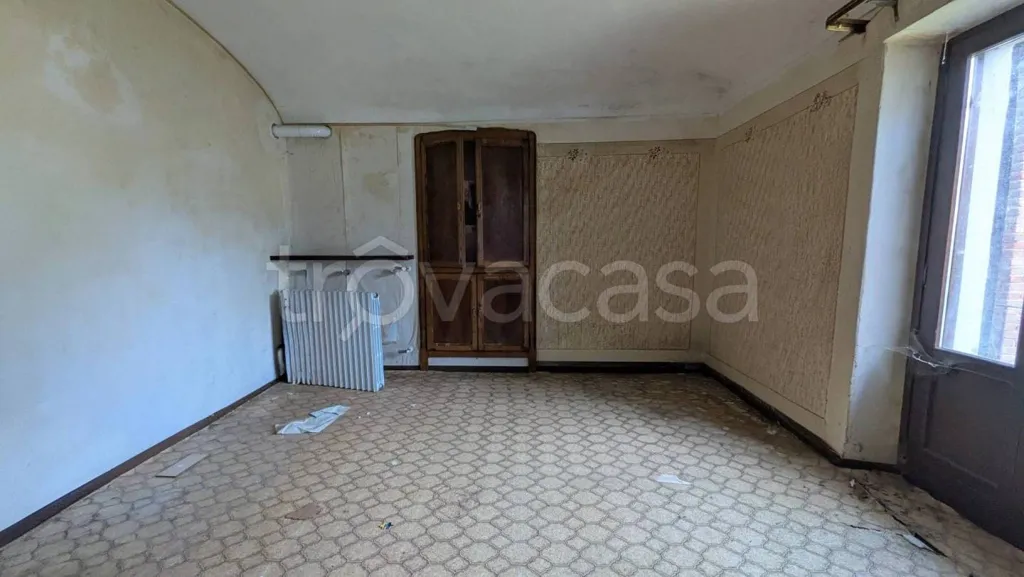 Pièces - Rustic Villa to Renovate in Roccavione
