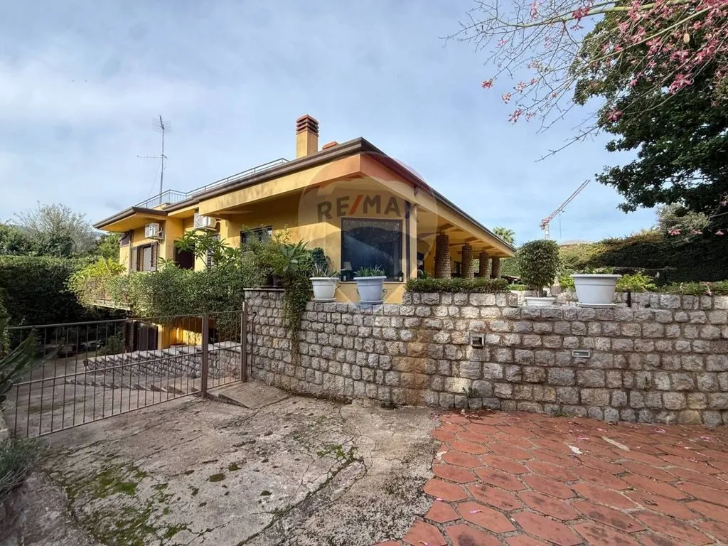 Välivaade - Luxury Villa with Pool in Mondello, Palermo