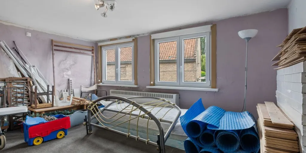 Chambres - Maison à Renover avec Jardin à Haaltert
