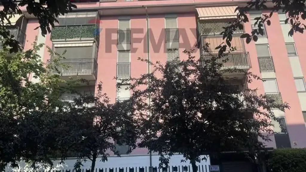 Välivaade - Bright Triplex with Balconies in Opera