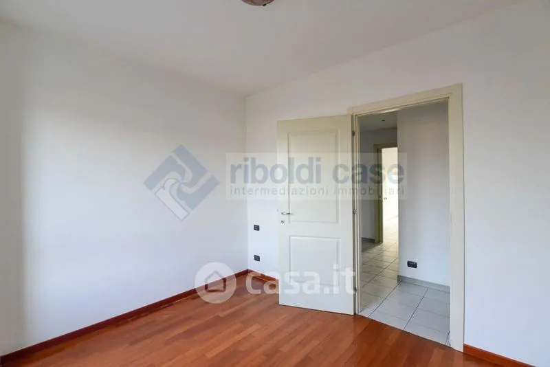 Toad - Four-Room Apartment with Balconies in Mariano Comense