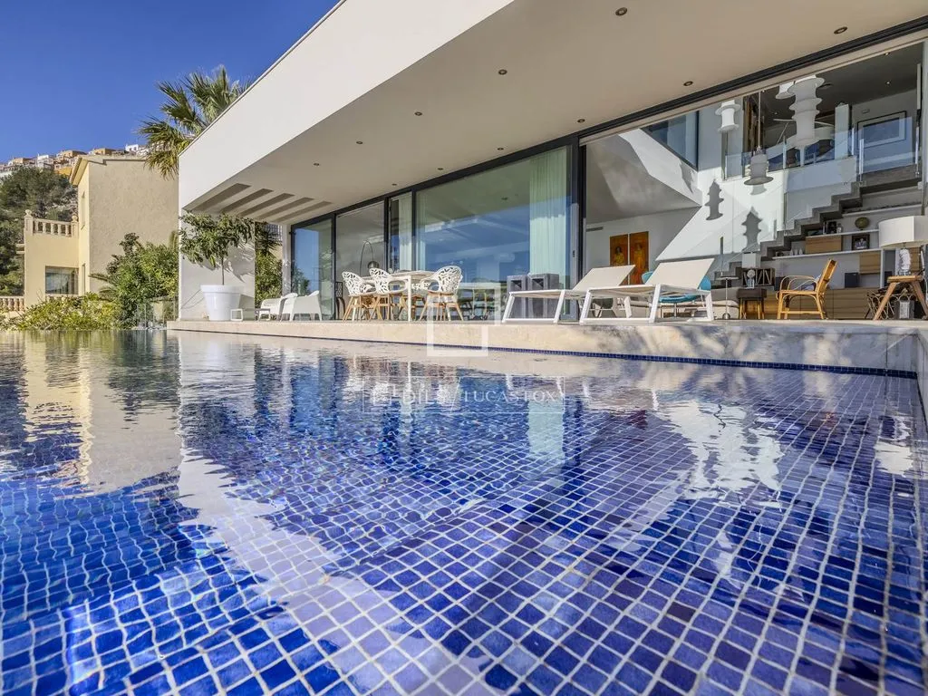 Piscine - Luxury Villa with Panoramic Sea Views in Benitachell