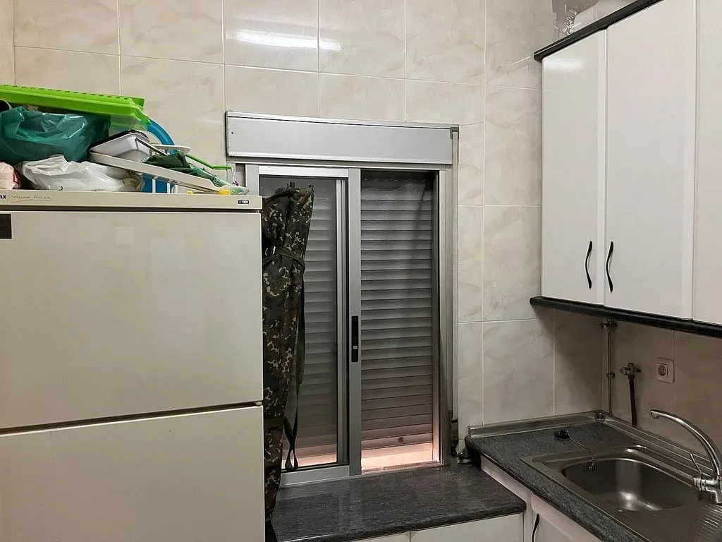 Cuisine - 3-Bedroom Flat with Terrace in Monumental City