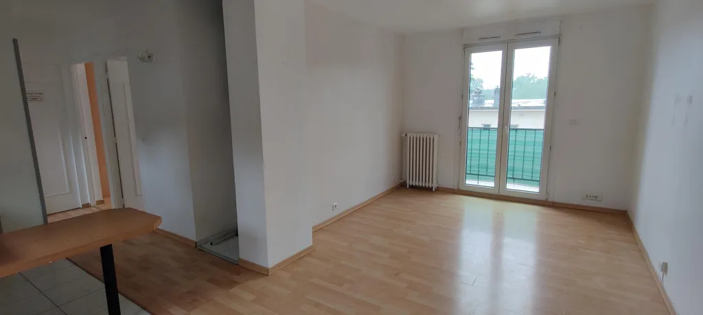 Stanze - 3-Piece Flat with Balcony in Yerres Centre