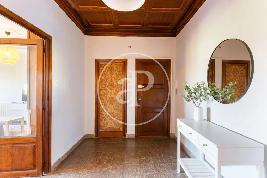 Esik - Luxury Apartment with River View in Valencia