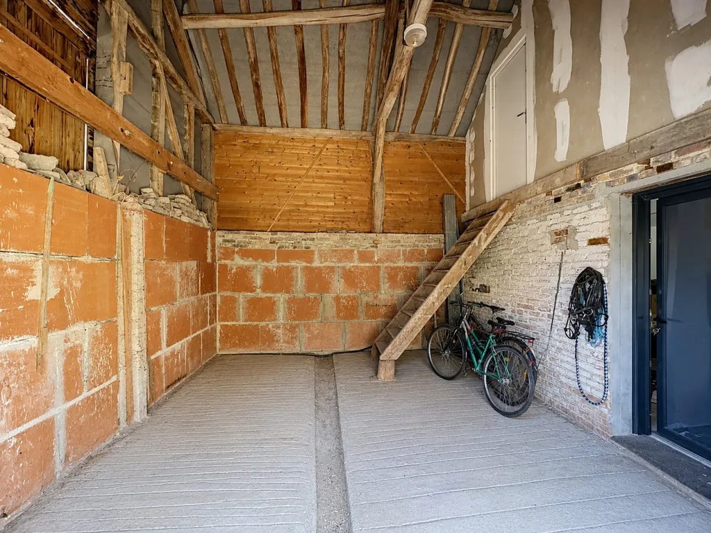 Garage - Character House with Terraces in Bréviandes