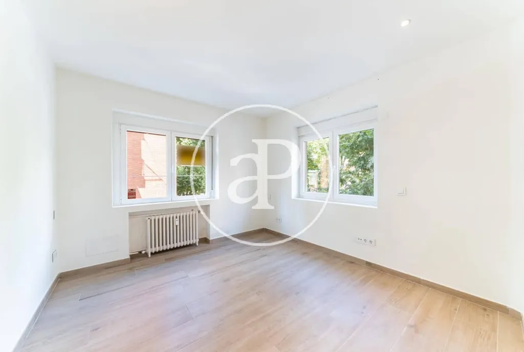 Pièces - Modernised Apartment with High Ceilings in Chamartín