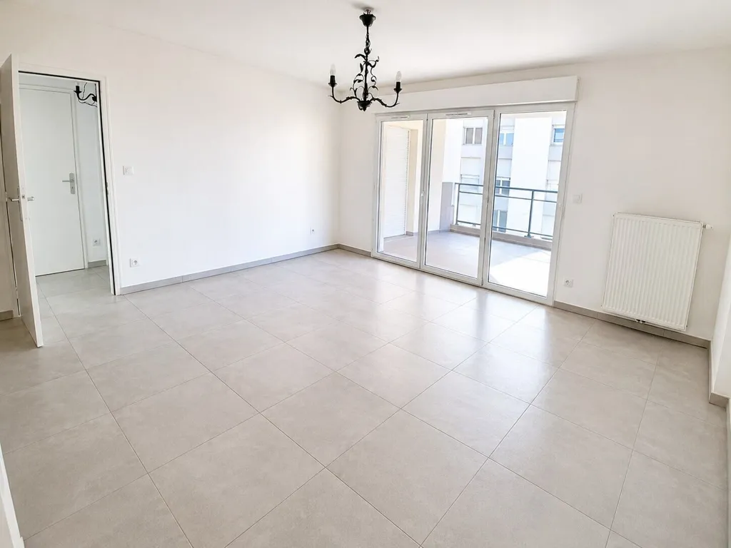 Séjour - Appartement T3 avec terrasse et garage à Avenue Maréchal Juin