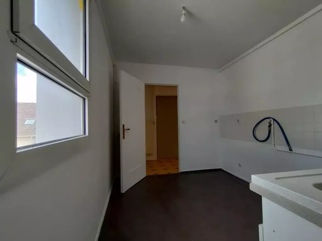 Kitchen - Spacious Flat with Three Bedrooms in Bornel