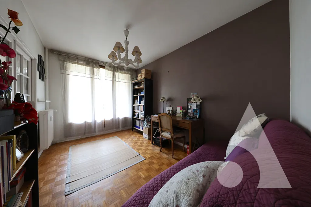 Living Room - Spacious Flat with Balcony in Evry Village