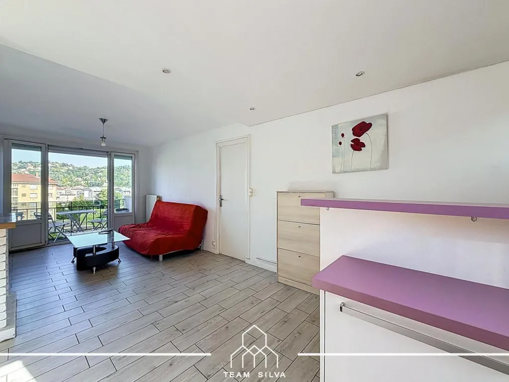 Soggiorno - T3 Flat with Balcony and View in Sainte Colombe