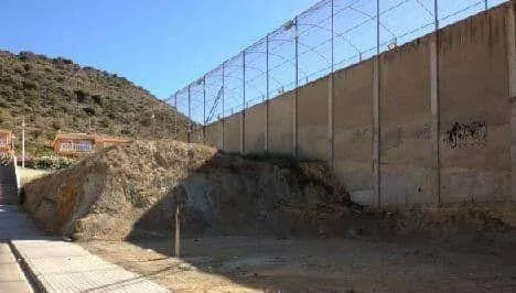 Aed - Urban Plot with Chaflán in Montserrat