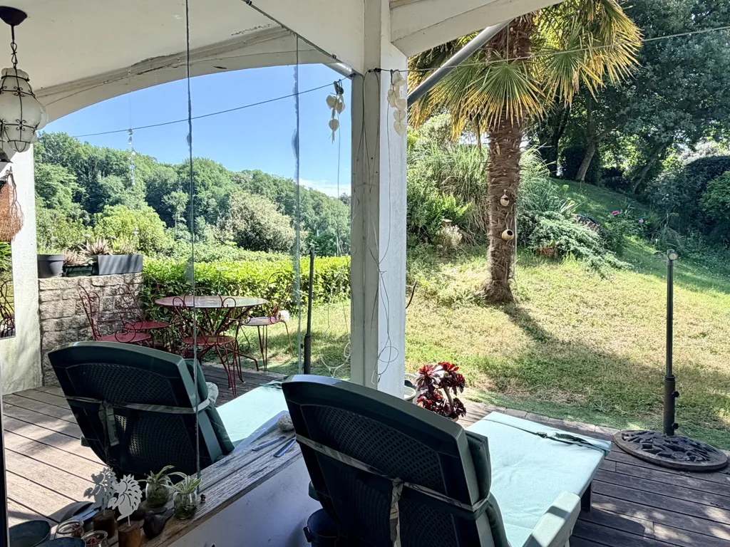 Terrass - Flat with River View Terrace in Auray