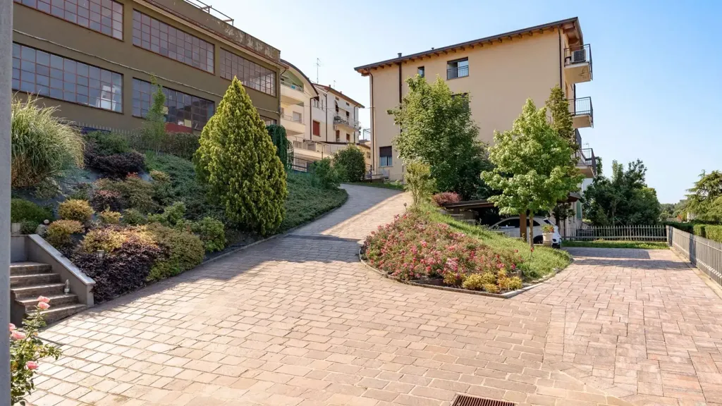Välivaade - Luxury Villa with Private Garden in Cantù