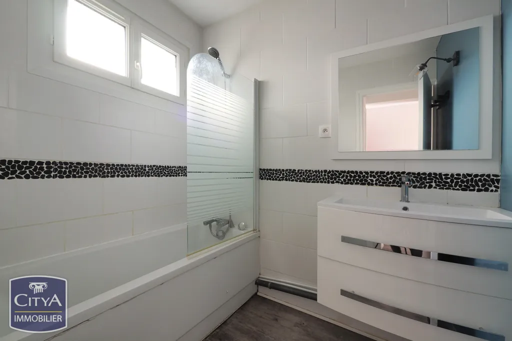 Vannitoad - Renovated Flat with Balcony in Rue Albert 1er
