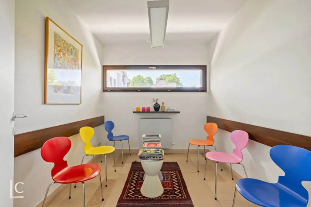 Esik - Multi-Functional House with Pool in Gent