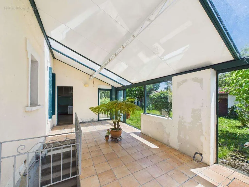 Maison 9 pièces à Tarbes