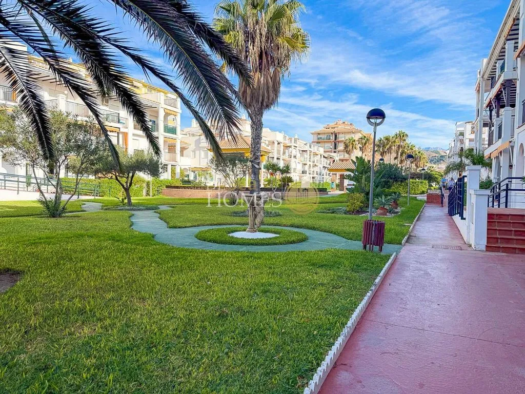 Aed - Beachfront Flat with Direct Beach Access in Torrox