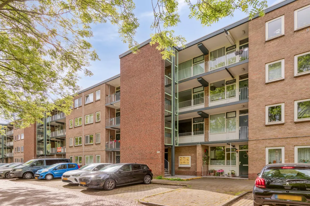 Extérieur - Modern 3-Bedroom Flat with Balcony in Rotterdam
