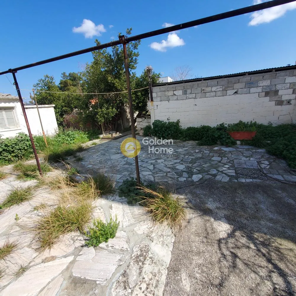 Aed - Detached House with Garden in Keratea Centre