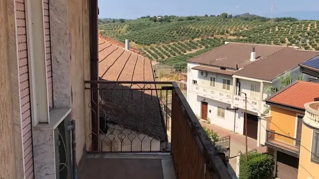 Rõdu - Terraced Villa with Balconies in Terranova Da Sibari
