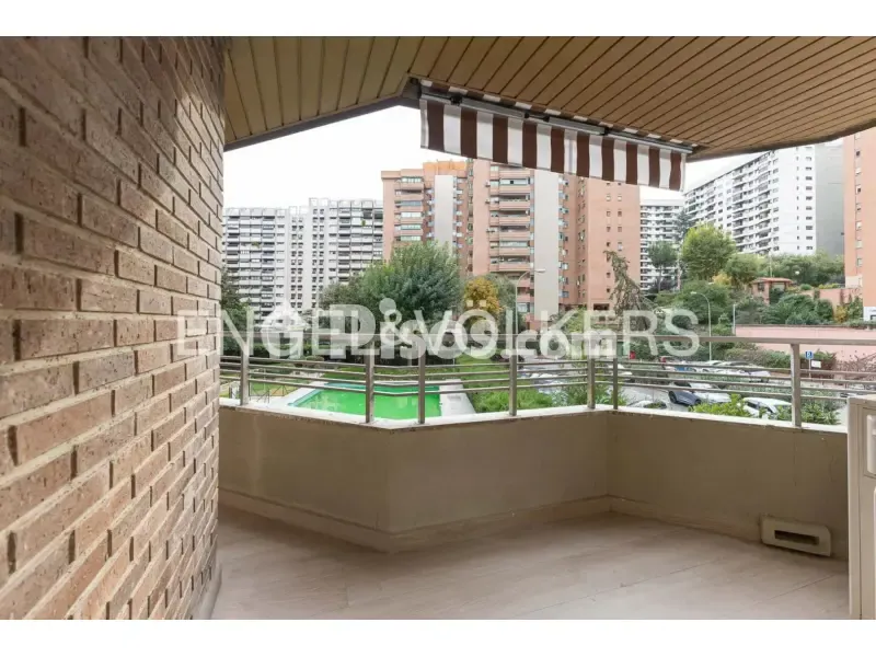 Rõdu - Furnished Flat with Pool in Fuencarral