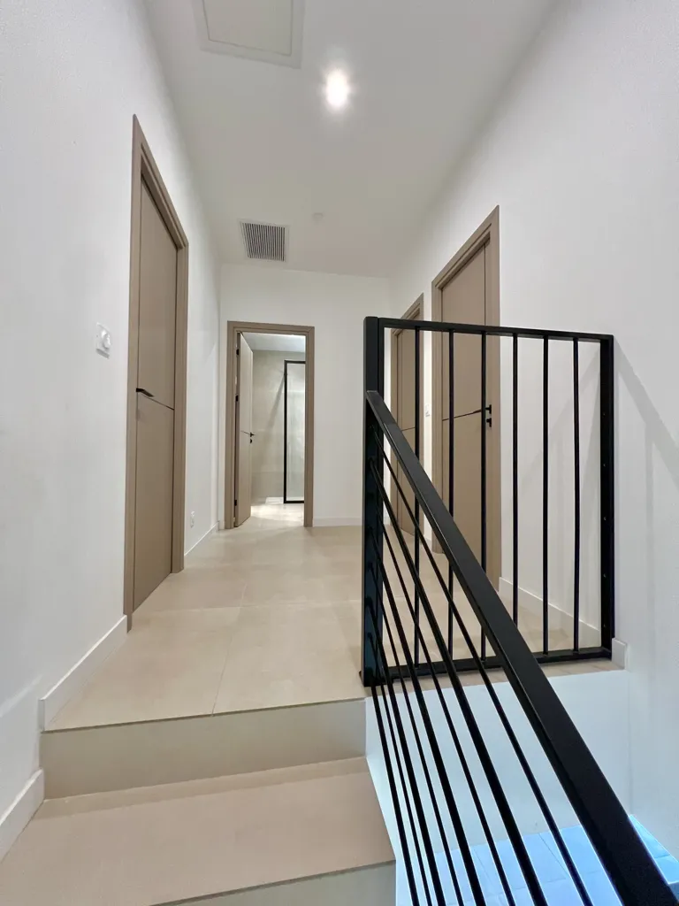 Entrée - Villa Neuve avec Piscine à Beaucaire