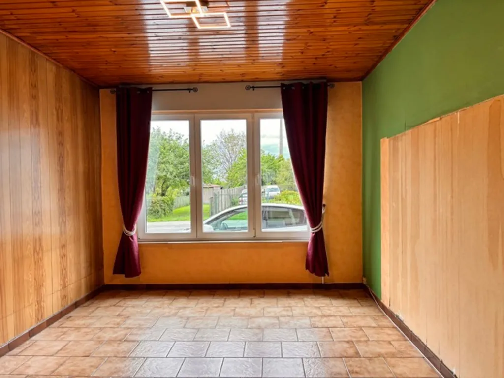 Pièces - Maison à Rafraîchir avec Grand Garage à Hognoul