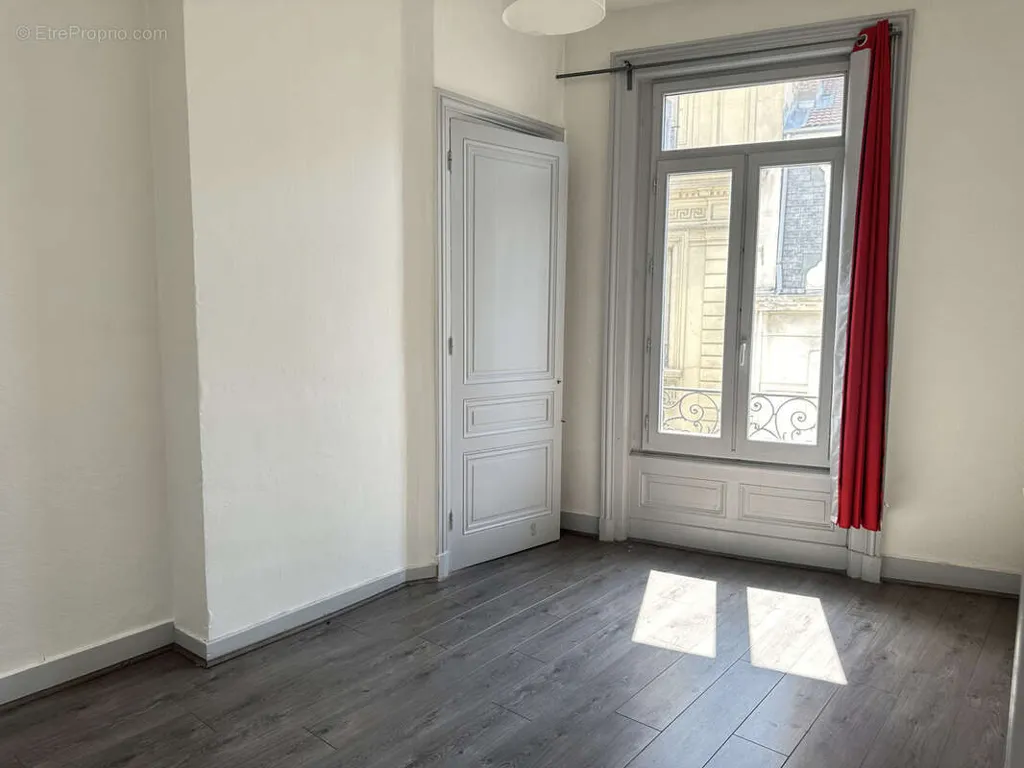 Stanze - 2-Bedroom Apartment in St Etienne Centre