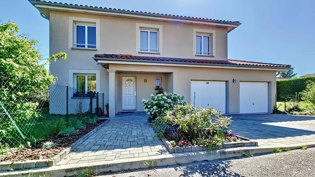 Extérieur - Maison Récente avec Jardin à l'Écart des Nuisances