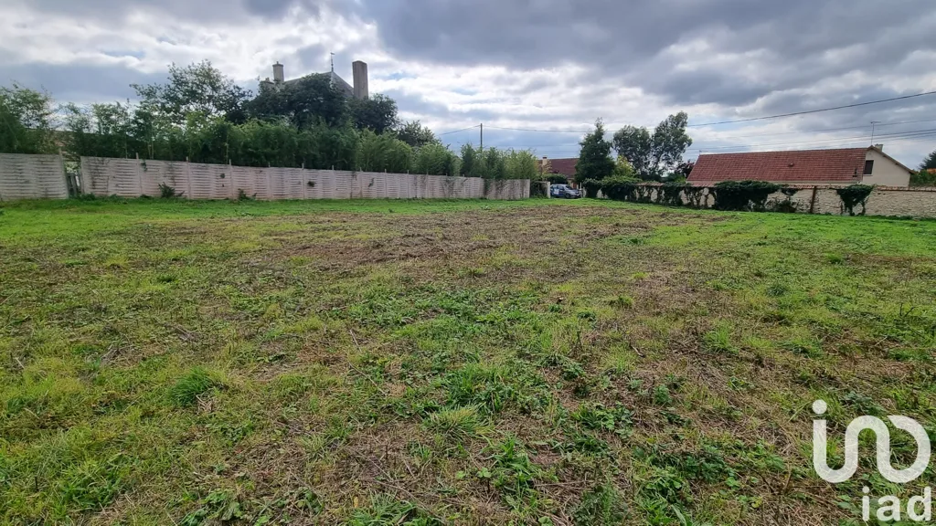 Aed - Buildable Plot with 22.59m Facade in Corquilleroy