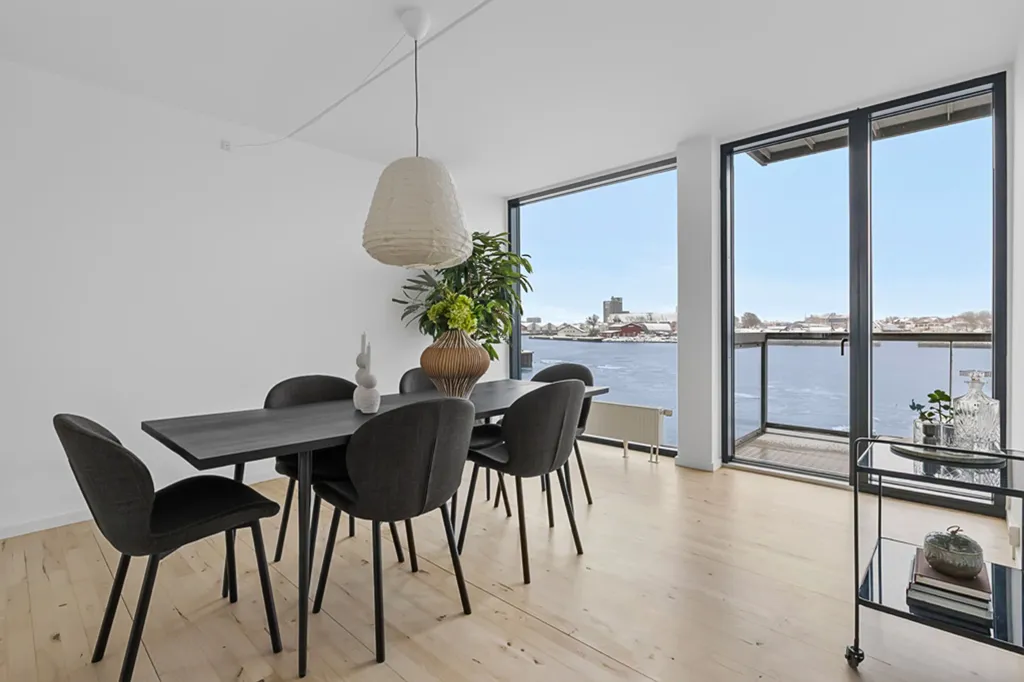 Söögituba - Modern House with Harbour View in Korsør