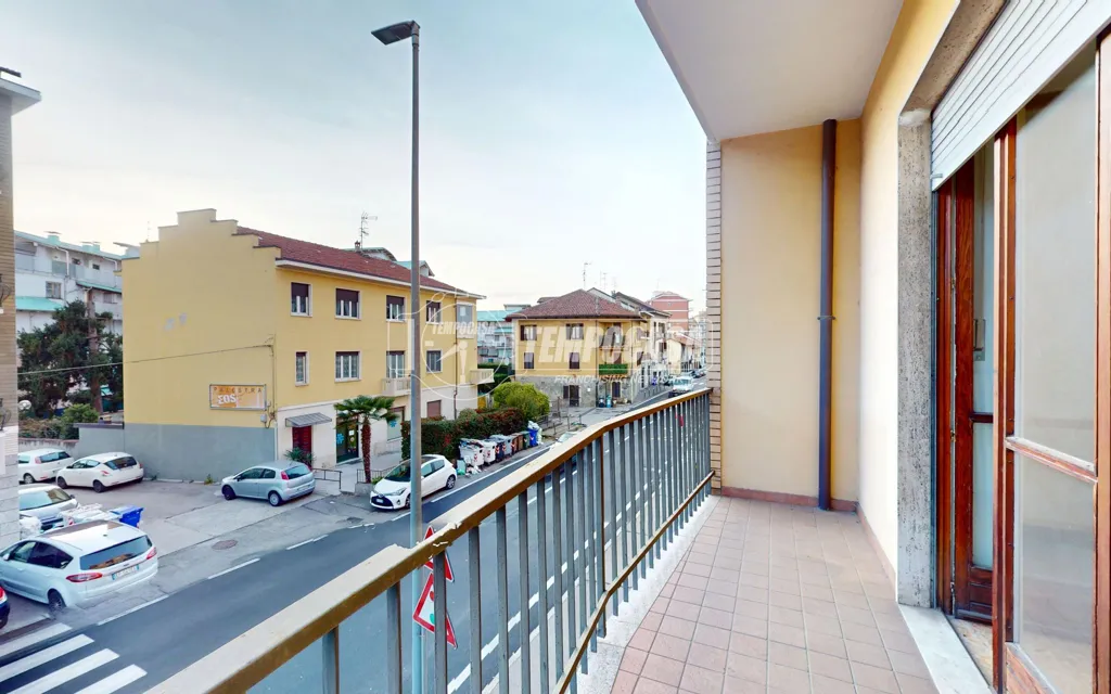 Rõdu - Trilocale with Balcony in Moncalieri