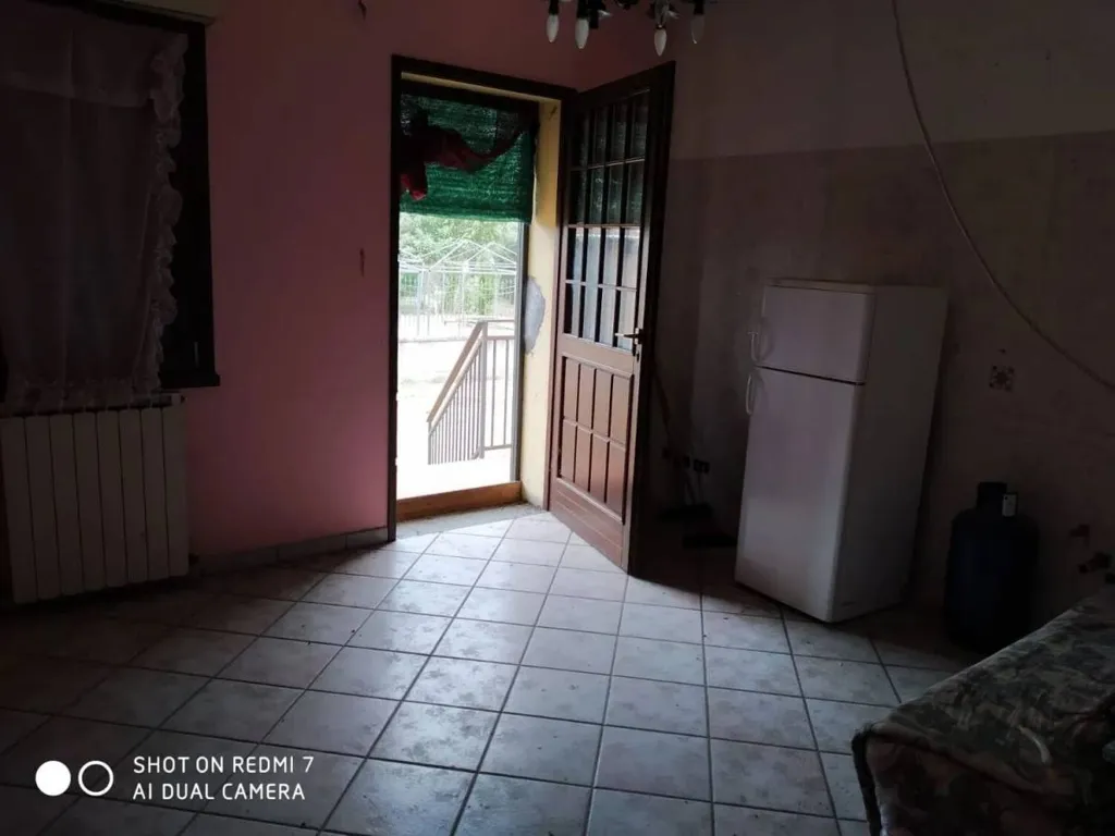 Cuisine - Rustic Property with Land in San Cipriano d'Aversa