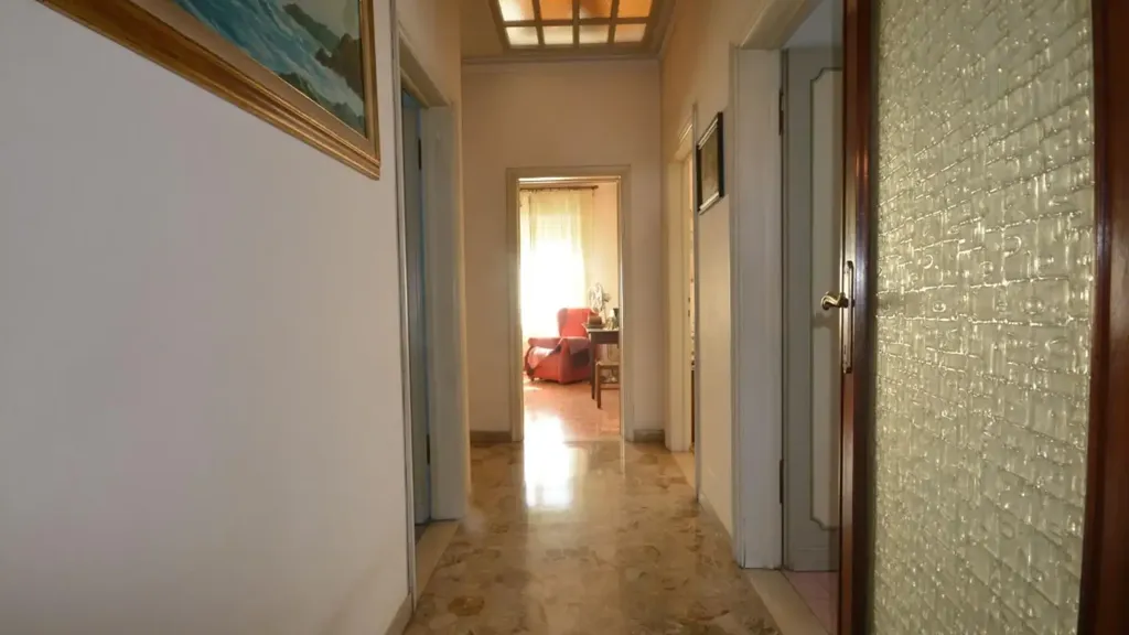 Hallway - 6-room house in IT