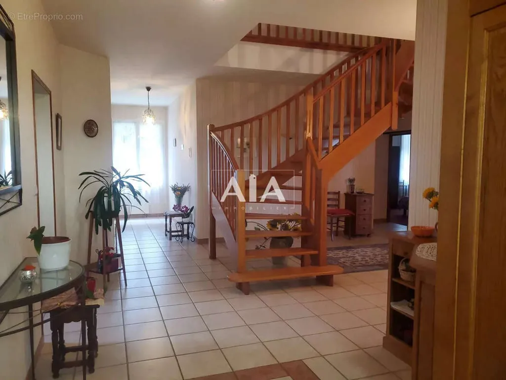 Entrée - Maison Atypique avec Vue sur Rivière à Ruffec