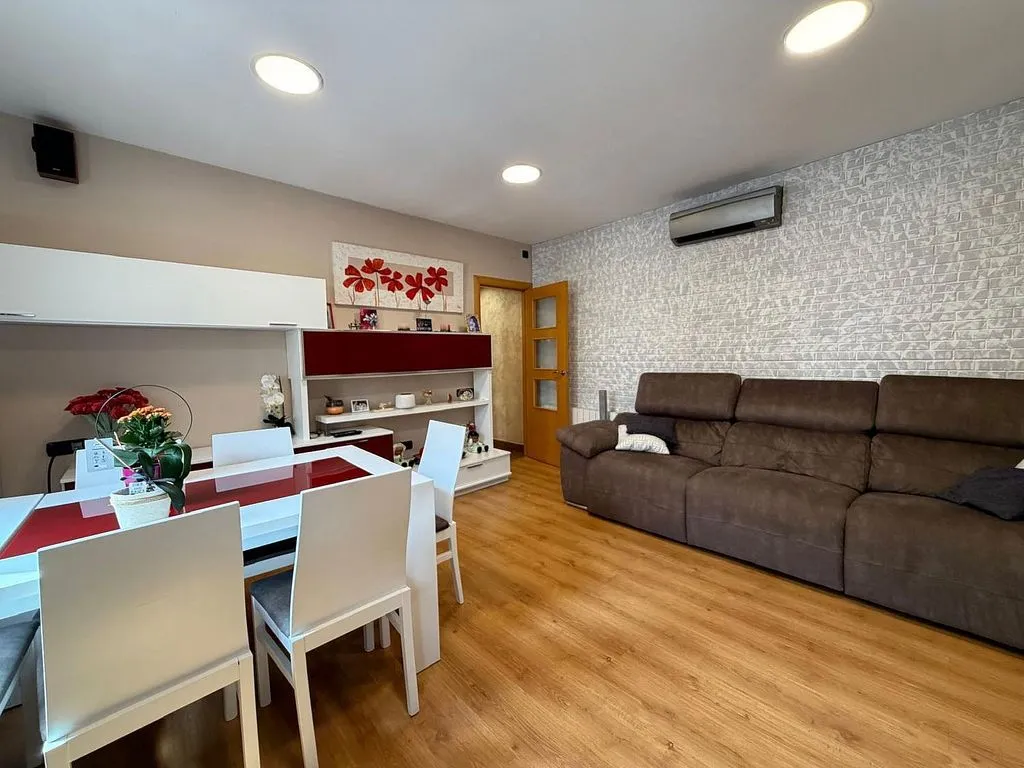 Soggiorno - Bright Apartment with Air Conditioning in Sant Pere