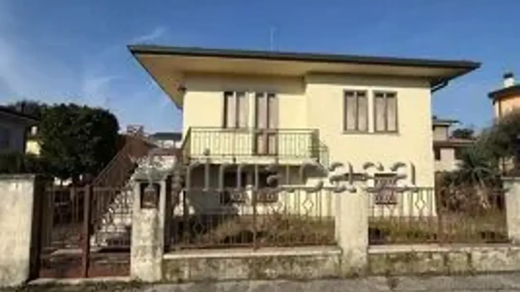 Exterior - Villa with Private Garden in Legnago
