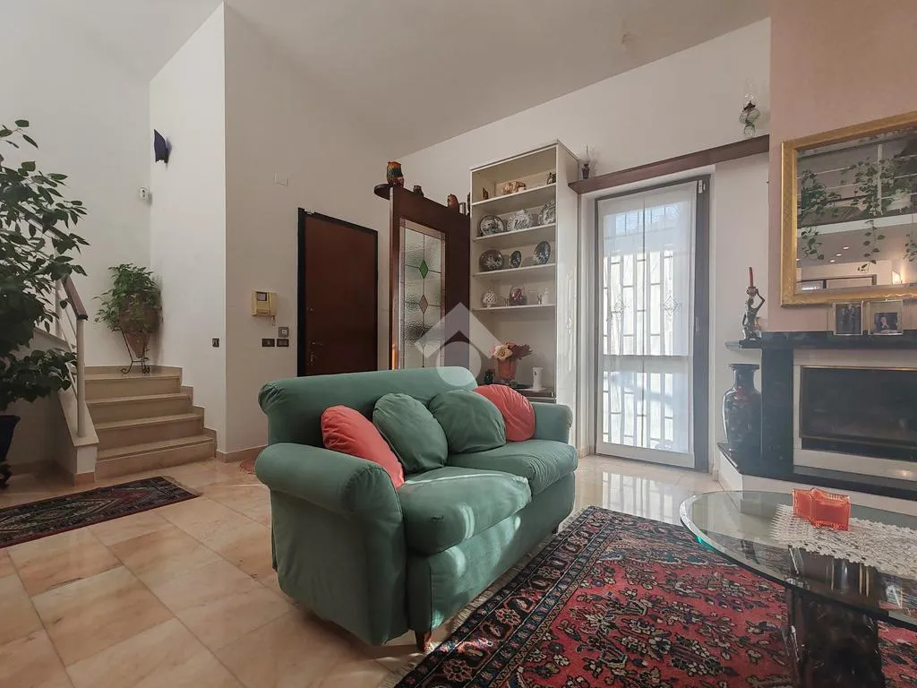 Elutuba - Signorile Villa with Garden in Opera