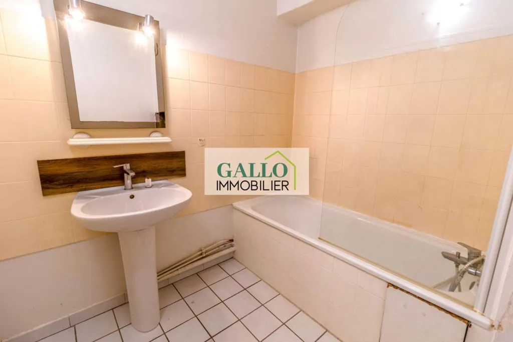 Bagni - Studio with Parking in Bourgoin-Jallieu