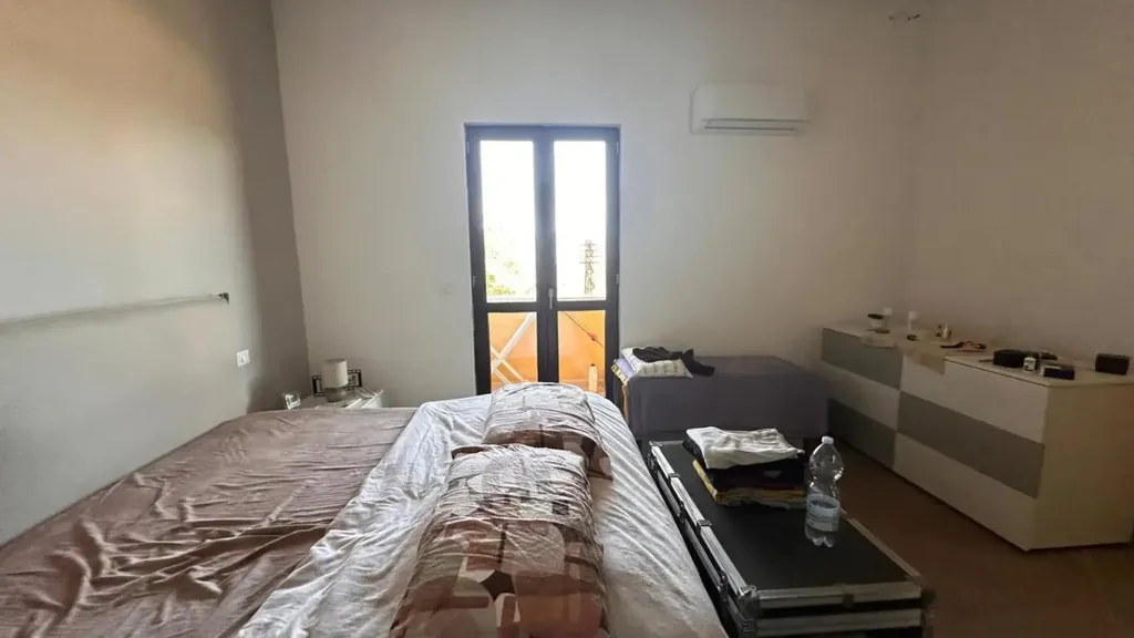 Magamistoad - Twin-Storey Apartment with Balcony in Avezzano