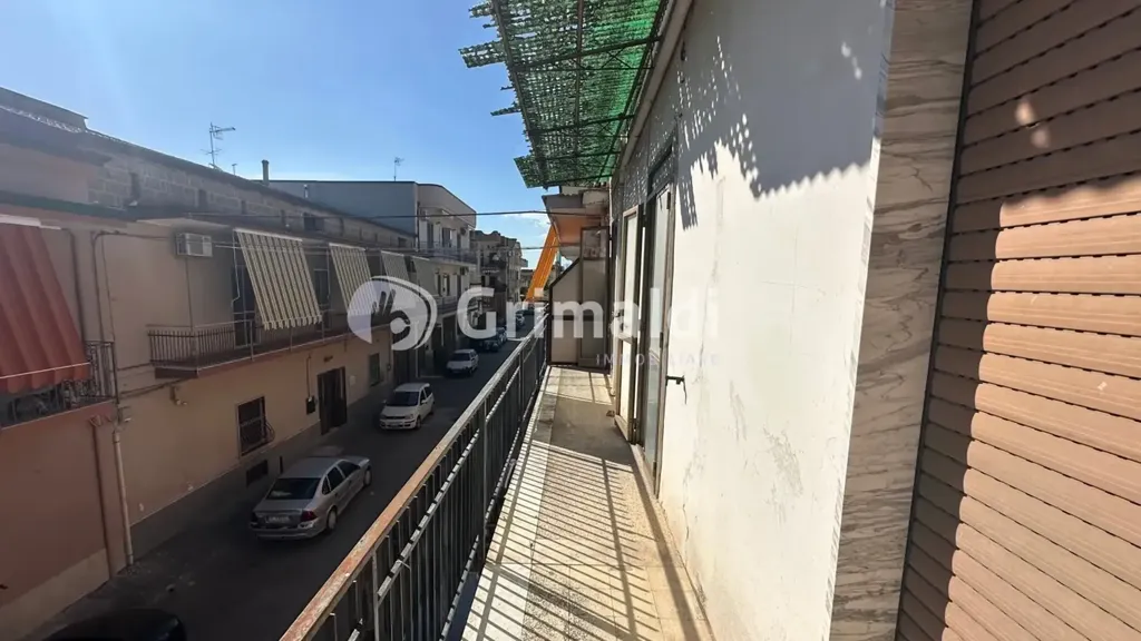 Rõdu - Spacious Apartment with Balconies in Acerra