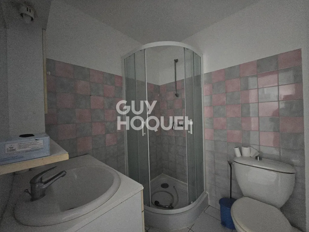 Bathrooms - Bright 2-Bedroom Flat in Villeneuve-lès-Avignon