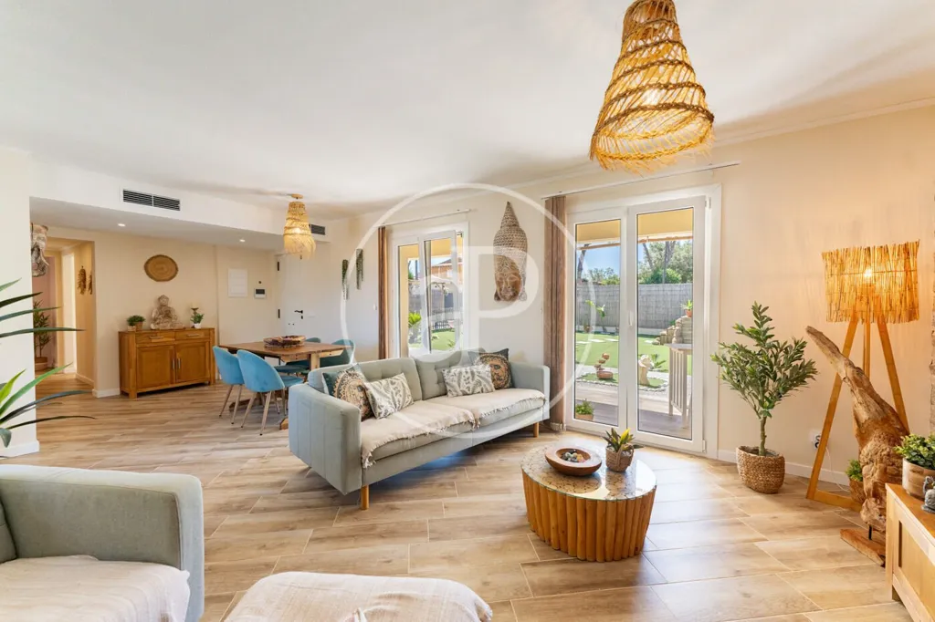 Séjour - Renovated Chalet with Sea View in Badia Blava