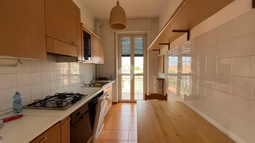 Cuisine - Trilocale with Terrace in Pavia