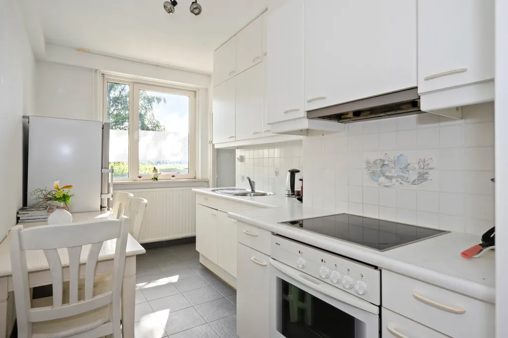 Kitchen - Apartment with Sea View in Buchten