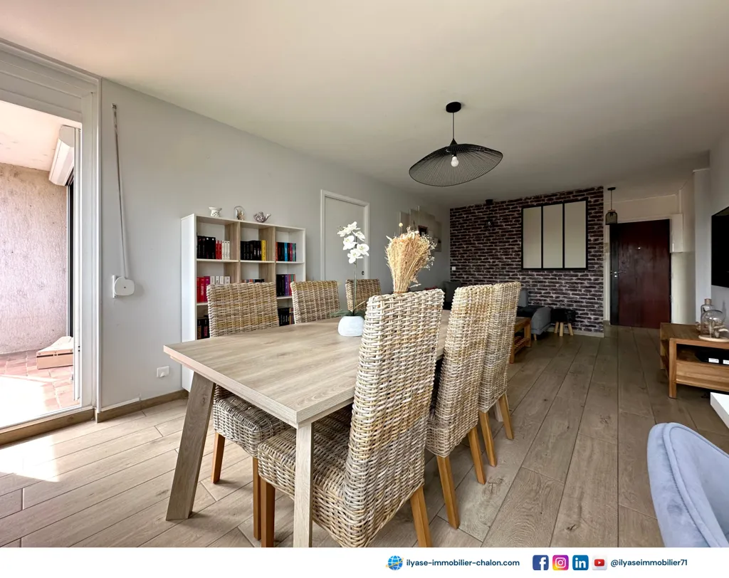 Dining Room - Bright T4 Apartment with Balcony in Chalon-sur-Saône